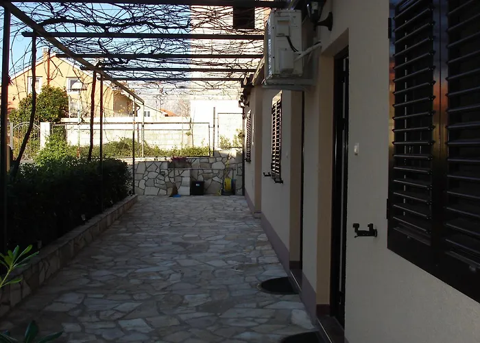 Bjelica Apartments Kotor